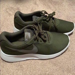 Nike Tanjun [8] !  Worn once. Brand new; no box.